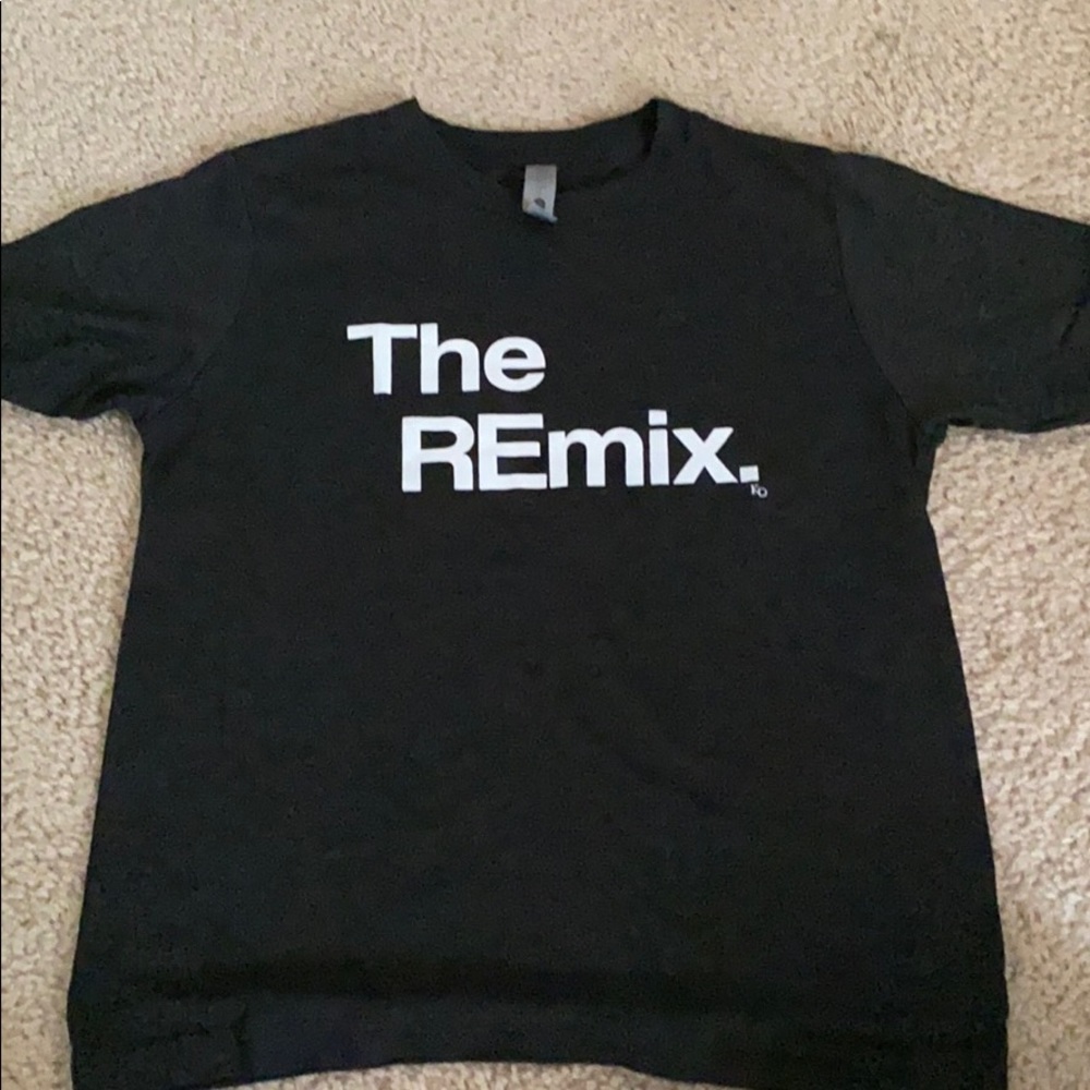 The Remix kaan’s design T-shirt small